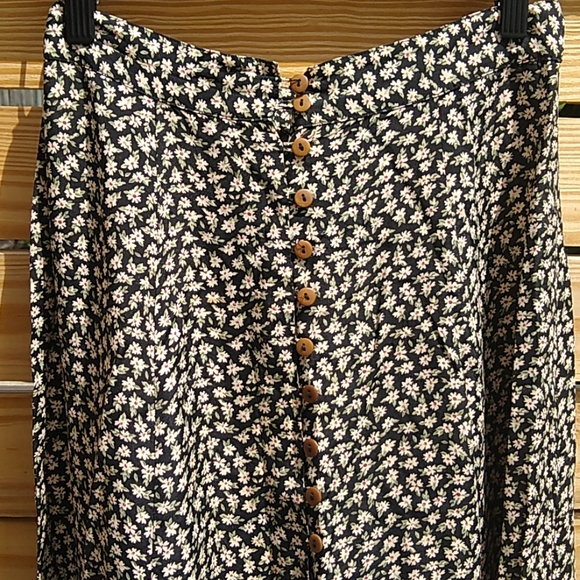 Express Dresses & Skirts - {vintage} Express Floral button up skirt